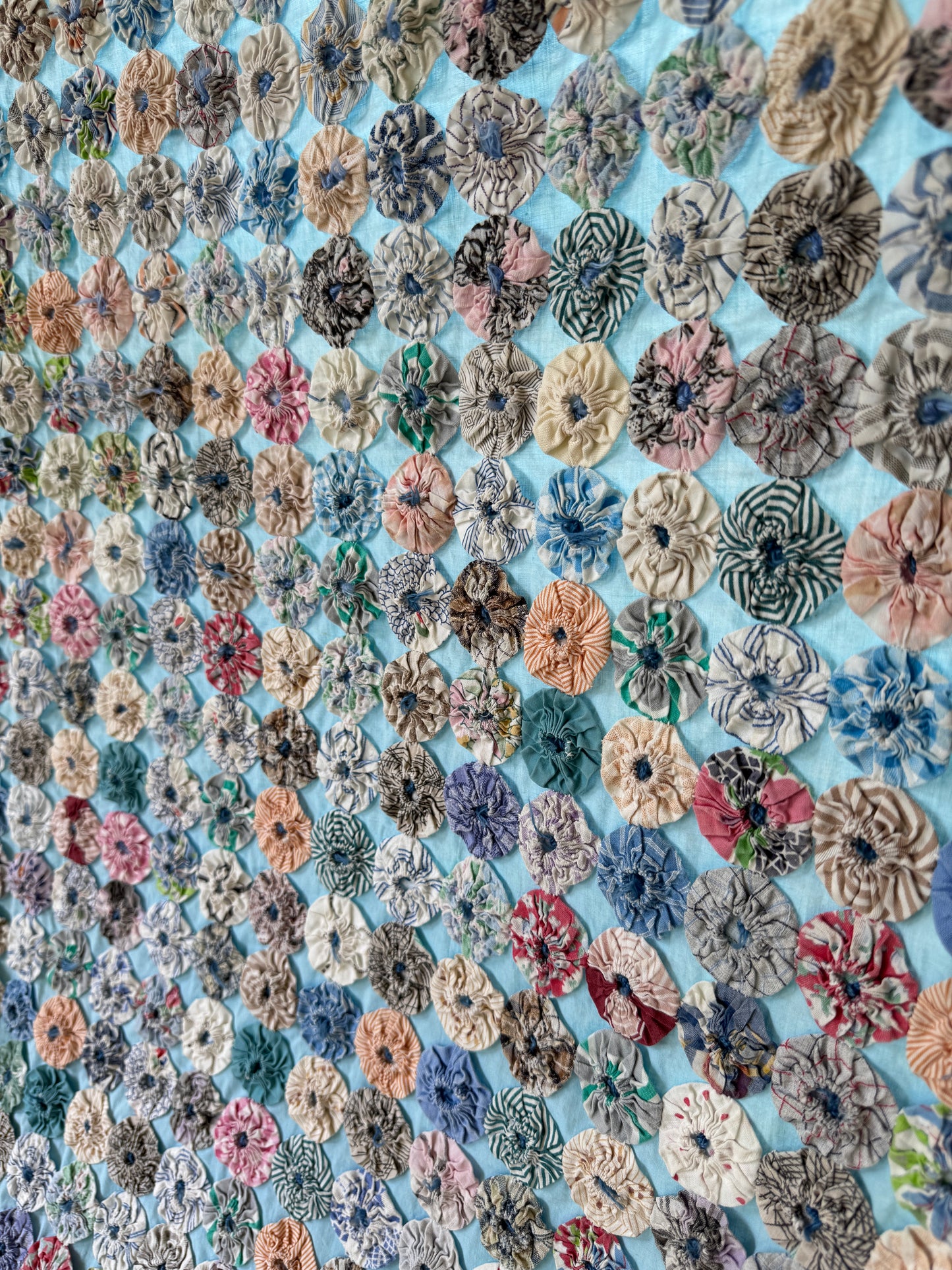 Vintage 1940s Yo-Yo Quilt