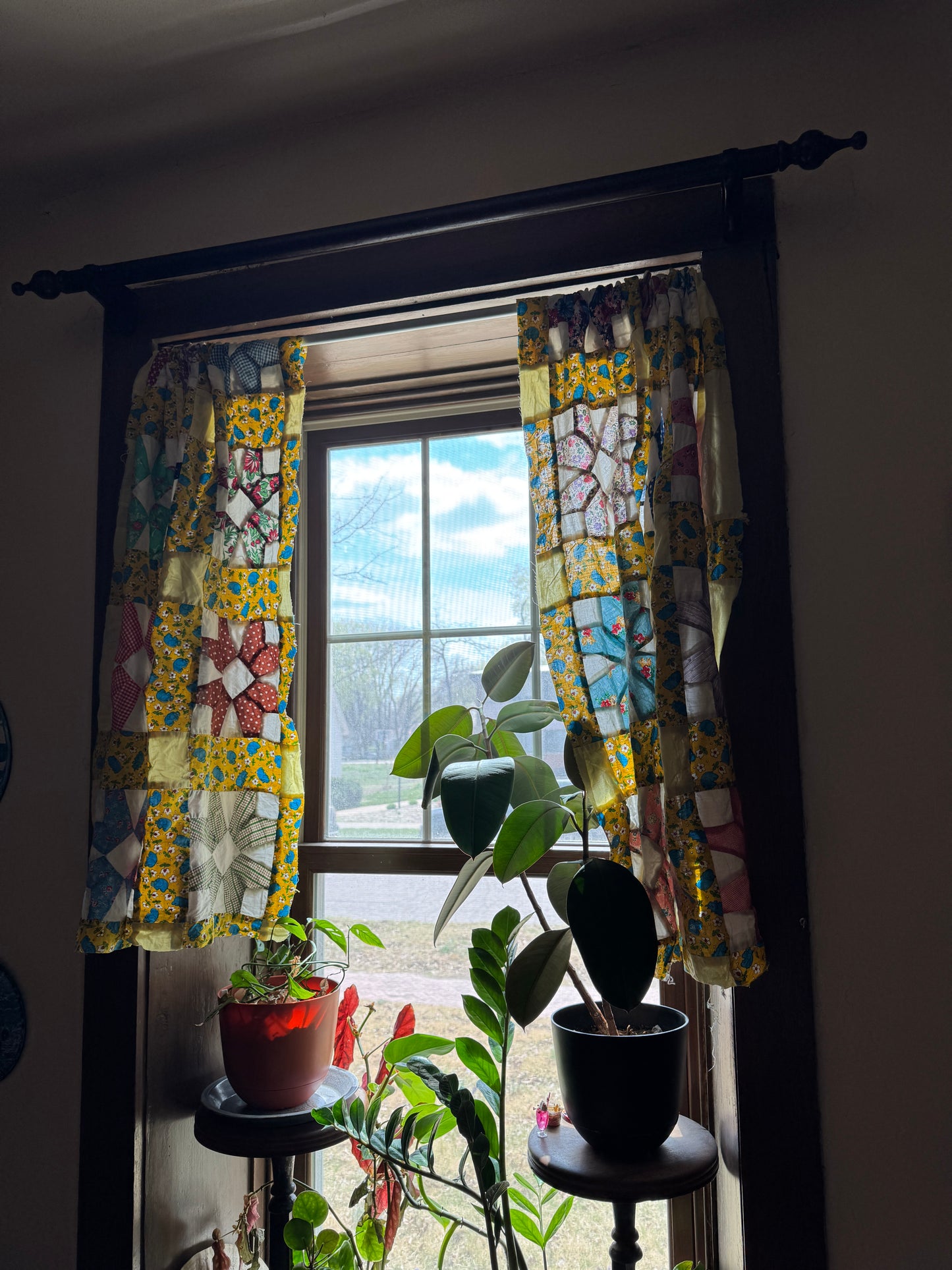 Vintage Quilt Top Curtains "Blue Hippo" 1