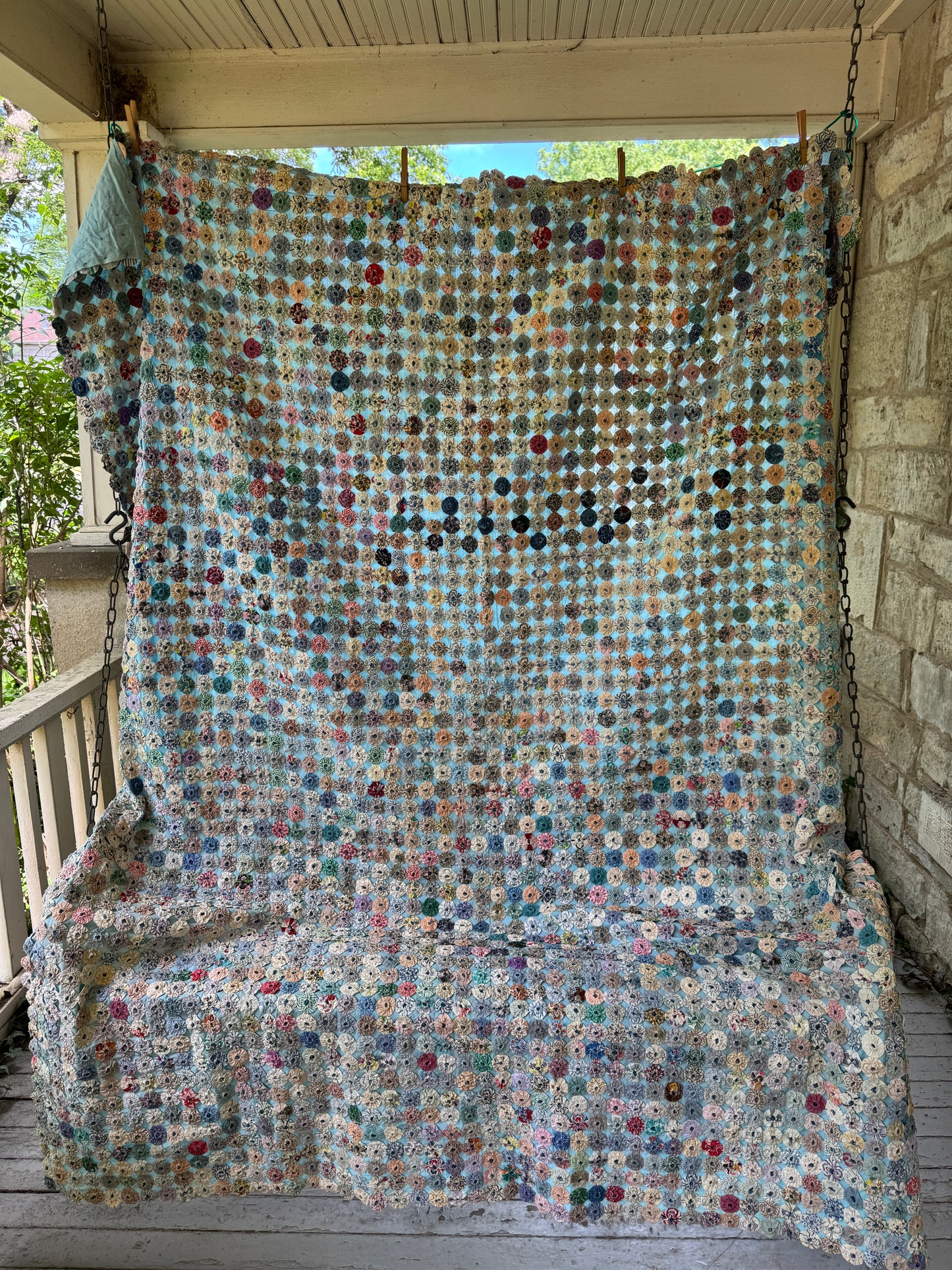Vintage 1940s Yo-Yo Quilt