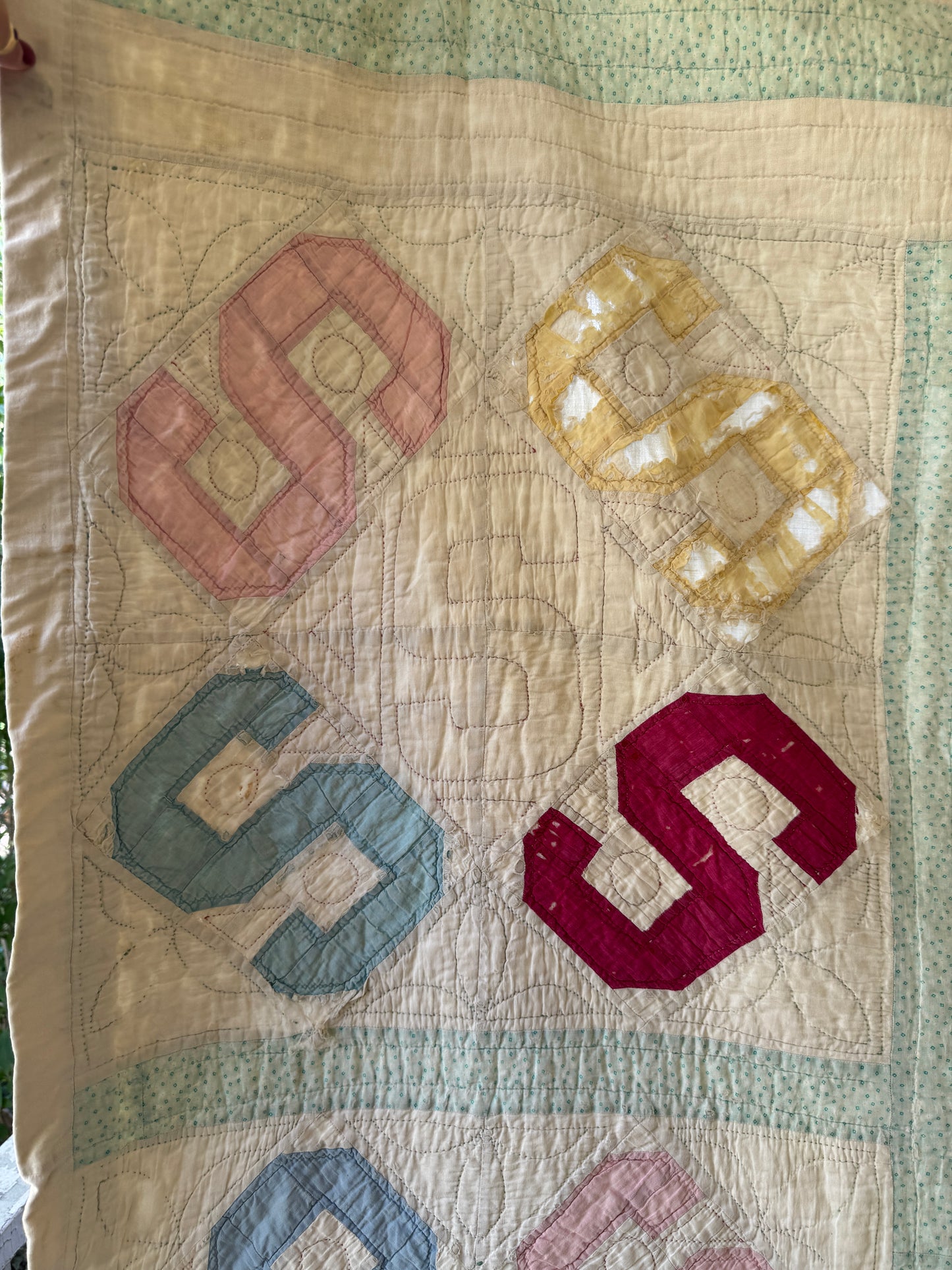 Vintage 1930s-50s Handmade "S" Quilt