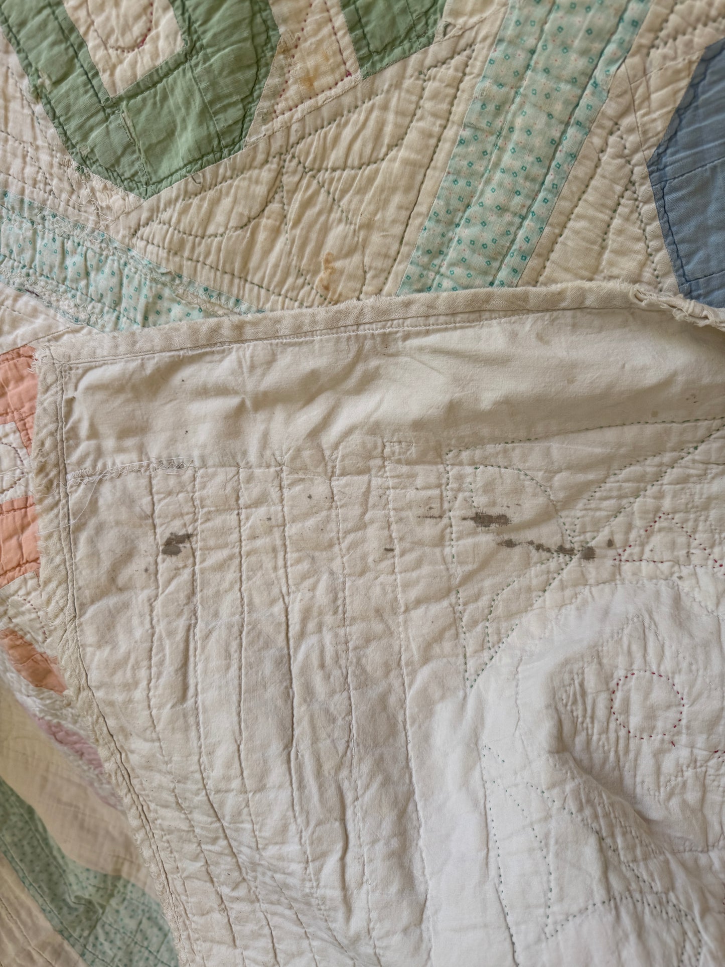 Vintage 1930s-50s Handmade "S" Quilt