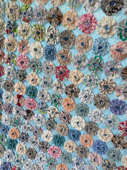 Vintage 1940s Yo-Yo Quilt