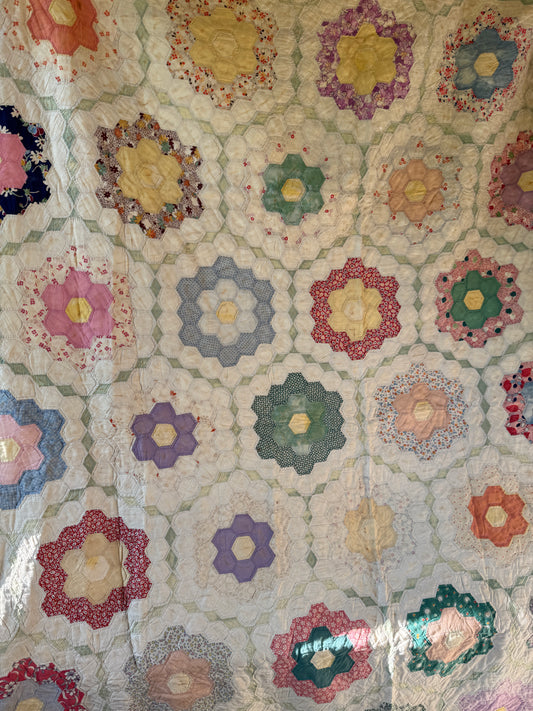 Vintage 1930s-40s Grandmothers Flower Garden Quilt